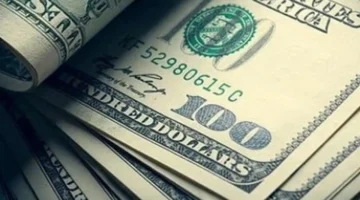 تراجع حاد.. هبوط مفاجئ في سعر صرف الدولار الأمريكي أمام العملات الرئيسية